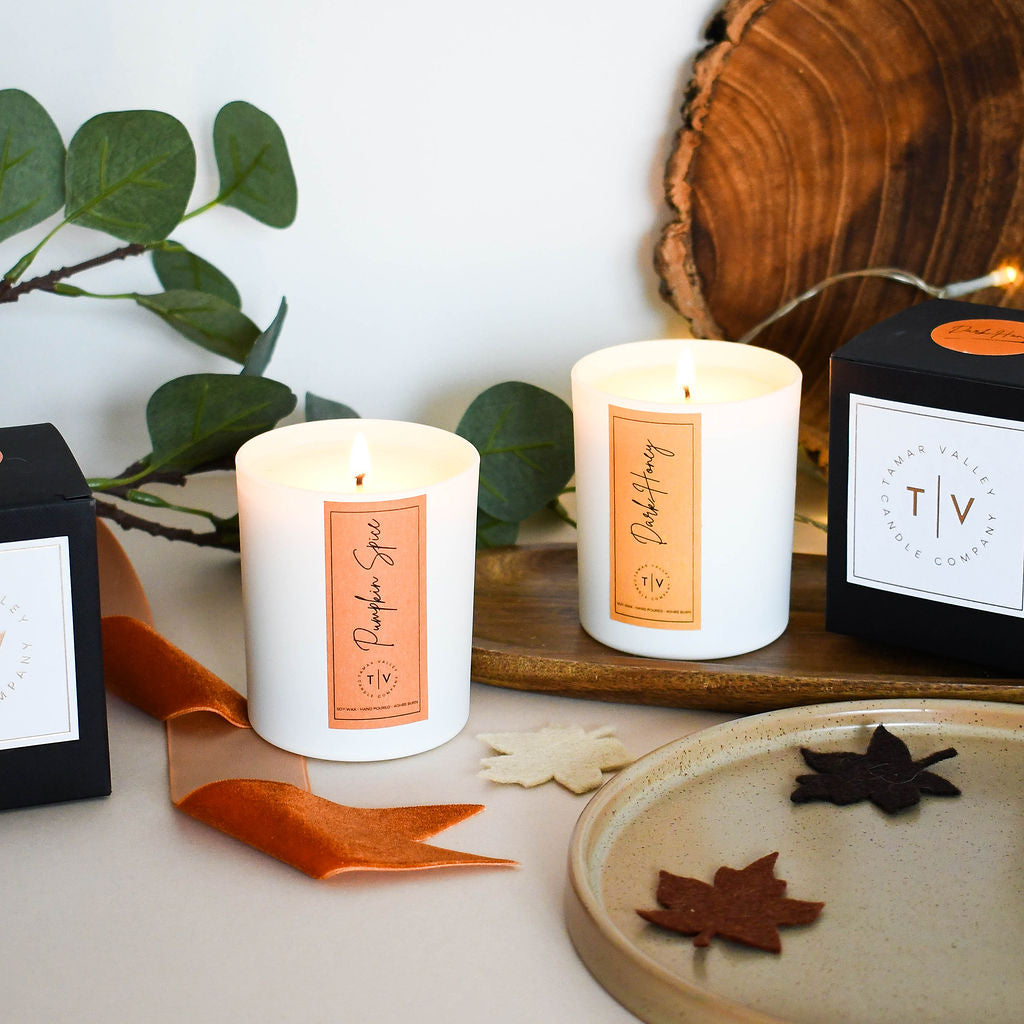 Eco-friendly soy candle in matte white glass jar with luxury black box – Dark Honey scent