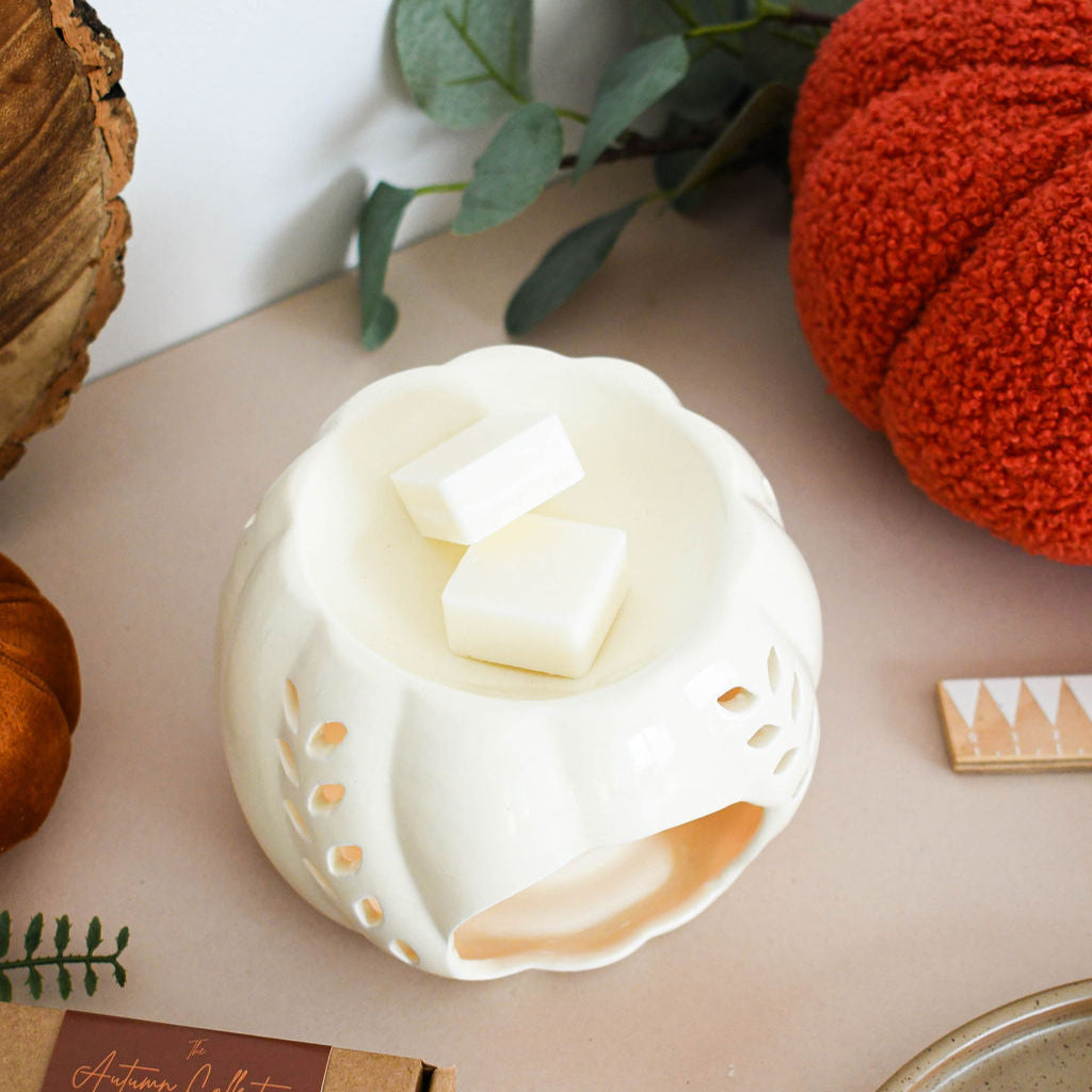 Baked Apple wax melts hand-poured in Cornwall with apple and cinnamon fragrance