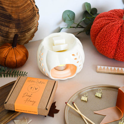 Dark Honey wax melts hand-poured in Cornwall with golden honey and tobacco fragrance